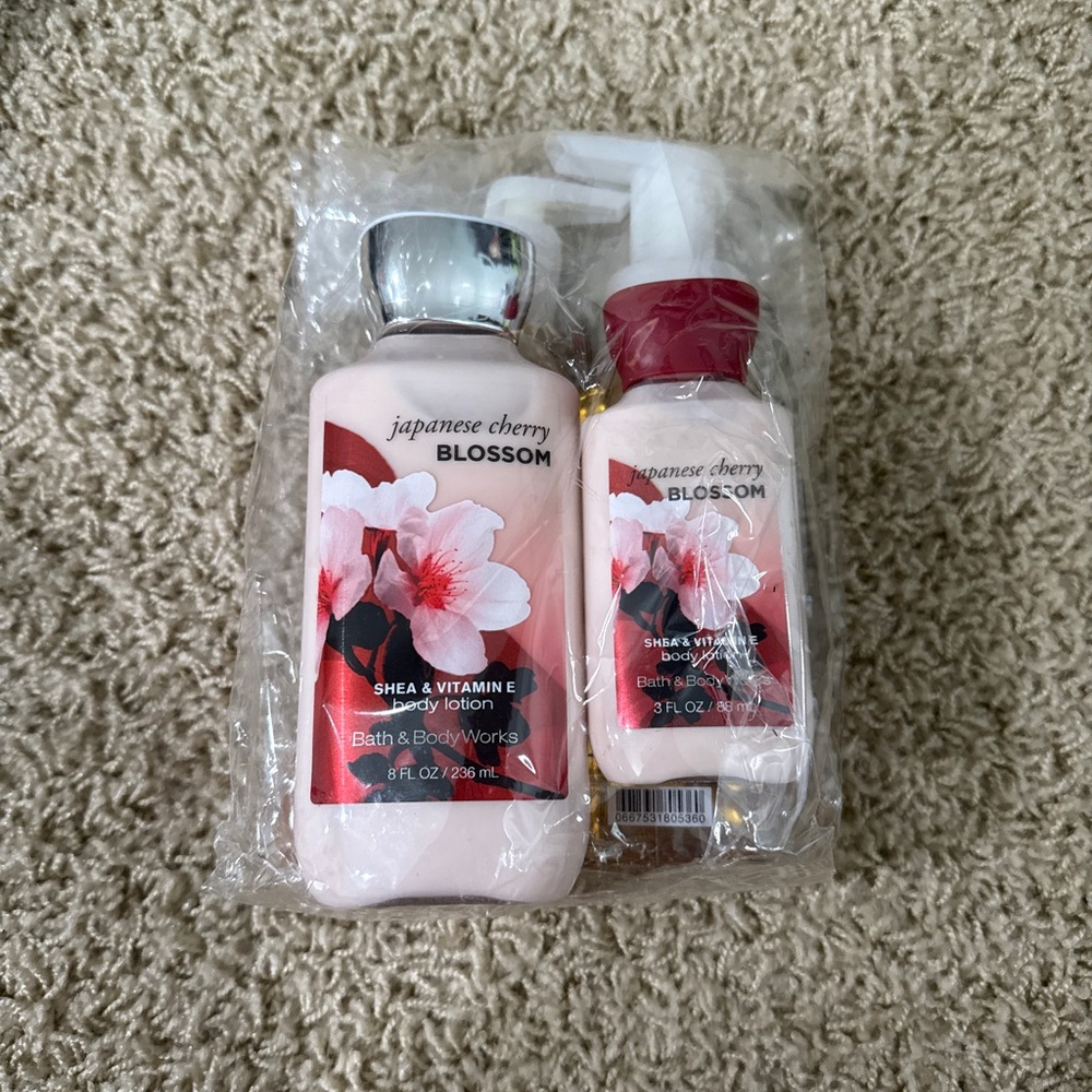 Bath & Body Works Japanese Cherry Blossom Shea & Vitamin E Set